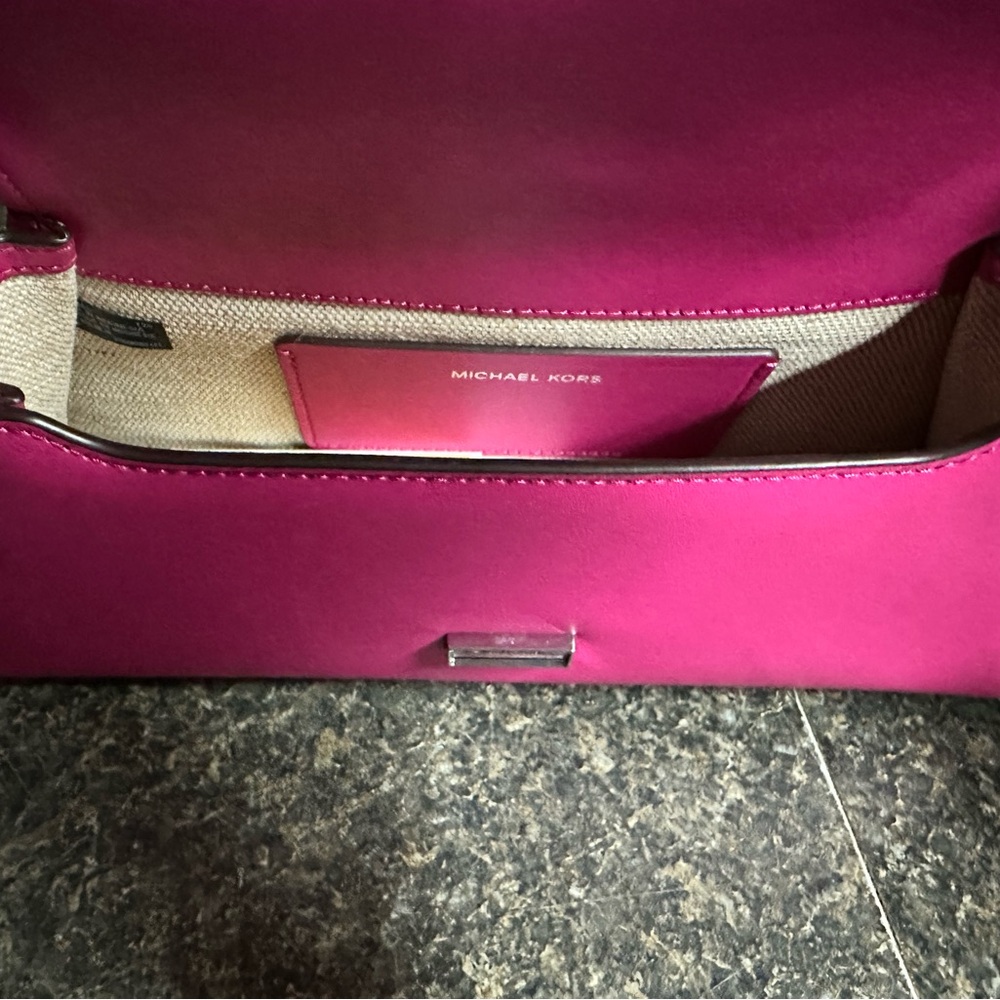 Michael Kors Ludlow. - Picture 2 of 5
